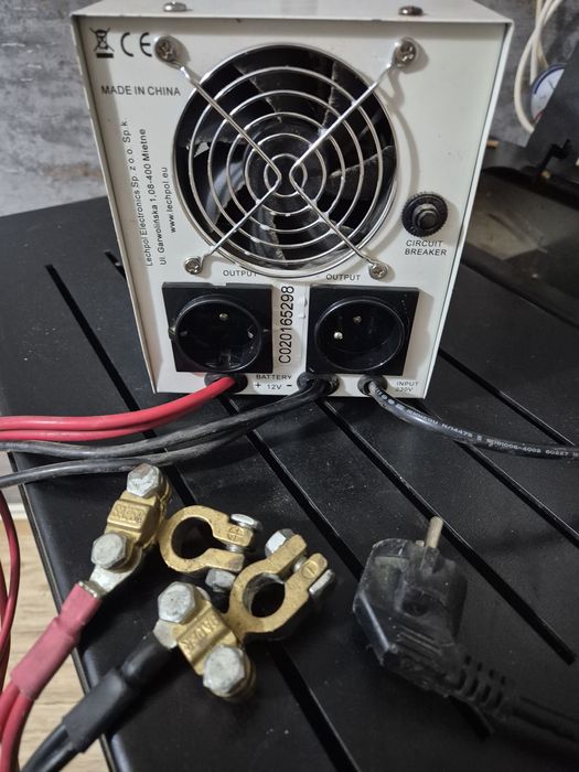 UPS Kemot 700w cu baterie de mașină