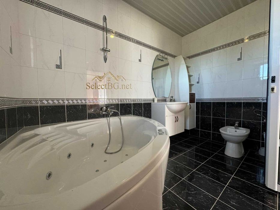 Продава се Къща в Лясковец - 496 кв.м за 505 €/кв.м - Снимка #9