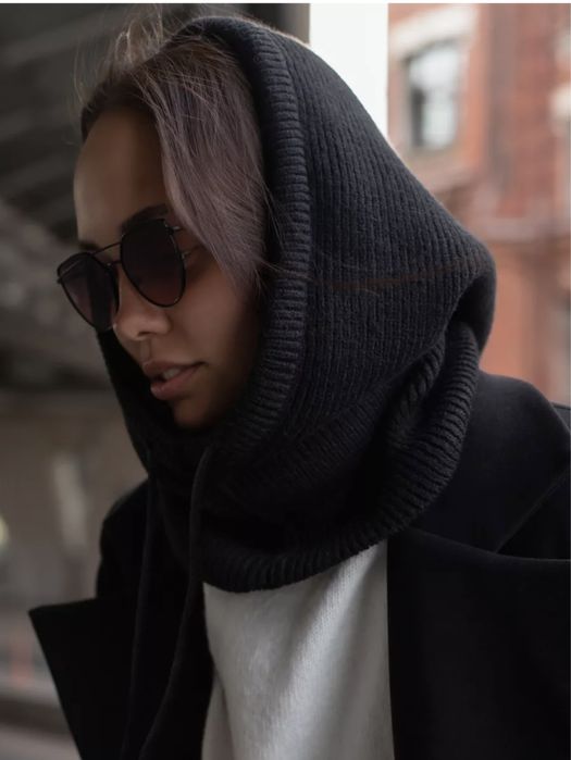 Капор новый черный