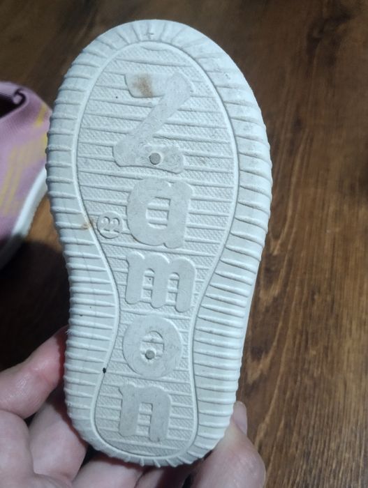 Кроссовки на девочку