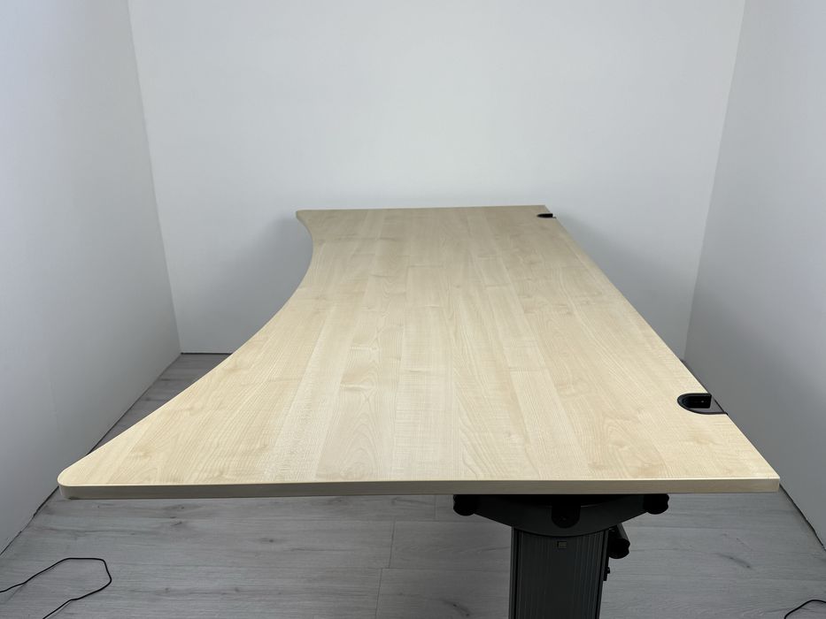 Немско бюро електрическо повдигане обзавеждане