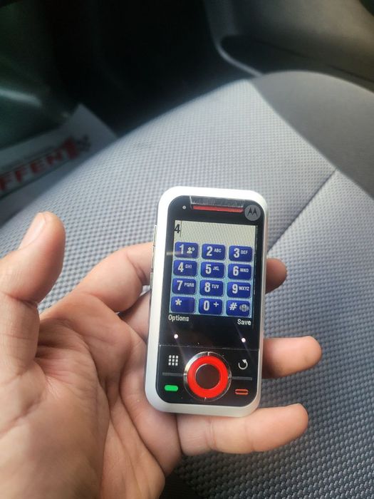 Motorola perfektum aparat  sotiladi