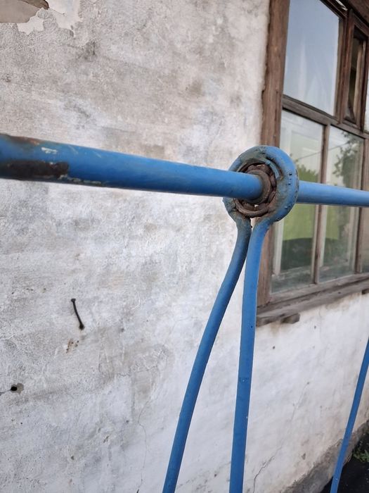 Продам качелю железную