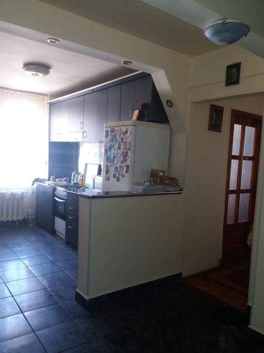 Vând apartament 4 camere Sânmartin