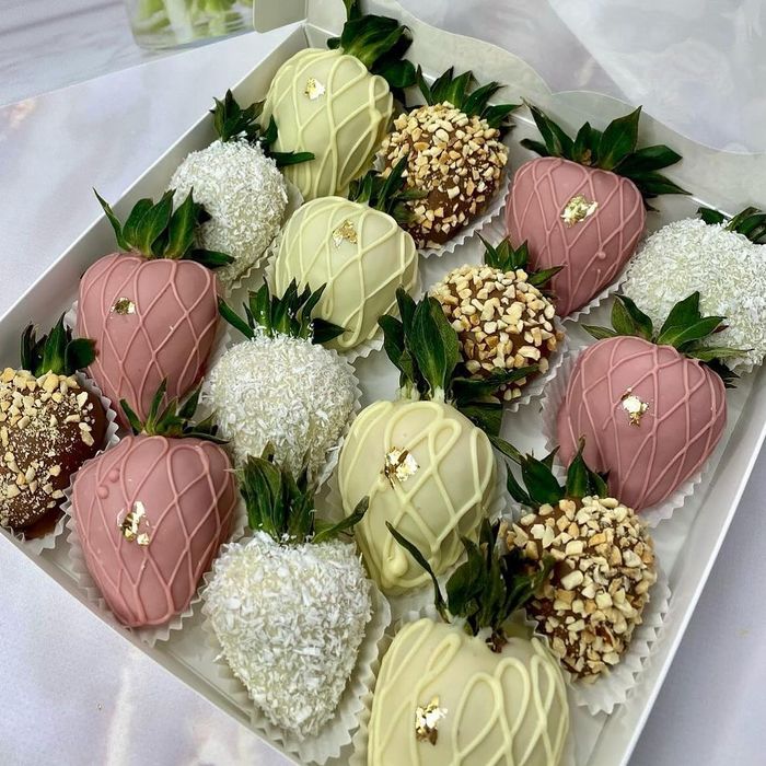 Клубника в шоколаде/ Астана