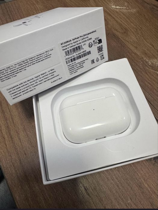 Apple AirPods Pro (2-е поколение)