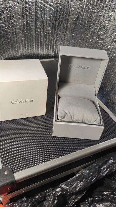 Коробки для швейцарских часов.