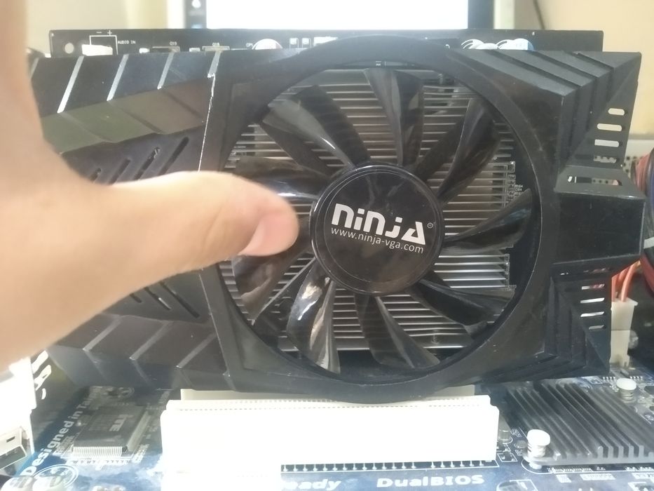 Kompekt plata sotiladi