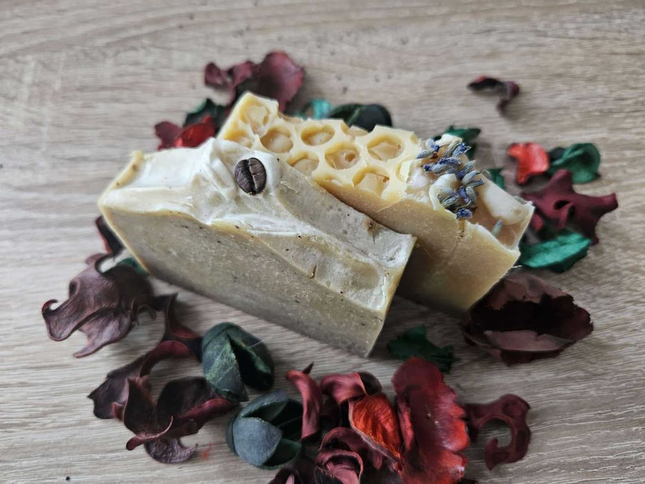 Sapun natural, handmade - pachet 2 bucati (1 sapun cu miere, 1 sapun cu cafea)