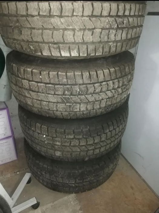 Продам комплект резины с дисками