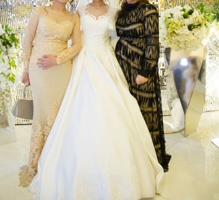 Продаются вечерние платья