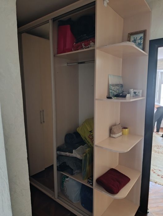 Продам шкаф с раздвижными дверьми