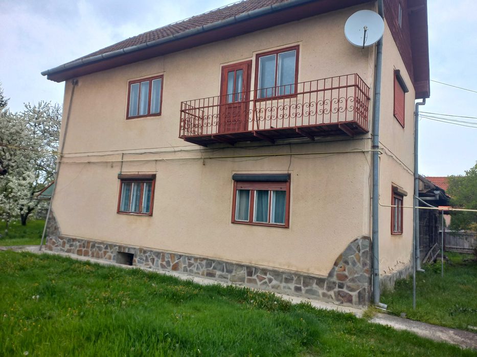 Casă de vănzare