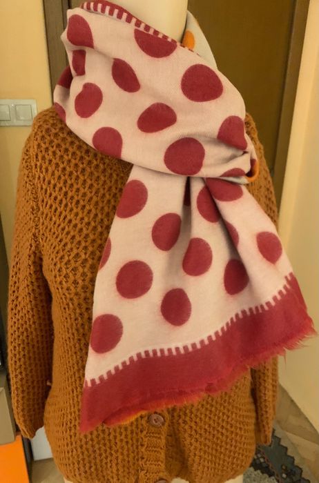 Разкошен шал с десен точки( вълна и вискоза)