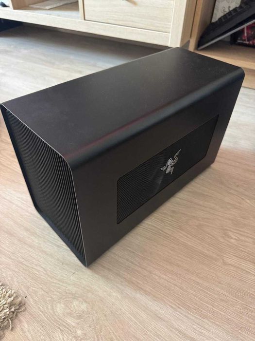 Razer Core X Chroma, enclosure / suport pentru placă video externă, Thunderbolt 3 USB-C.