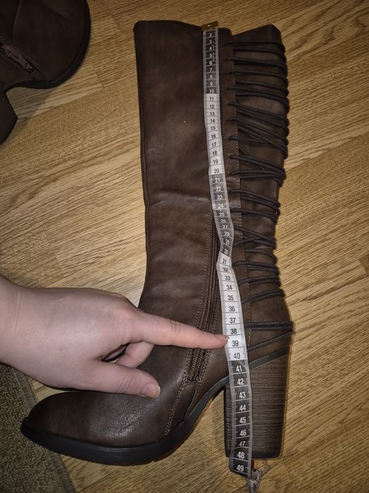 Високи дамски ботуши на ток