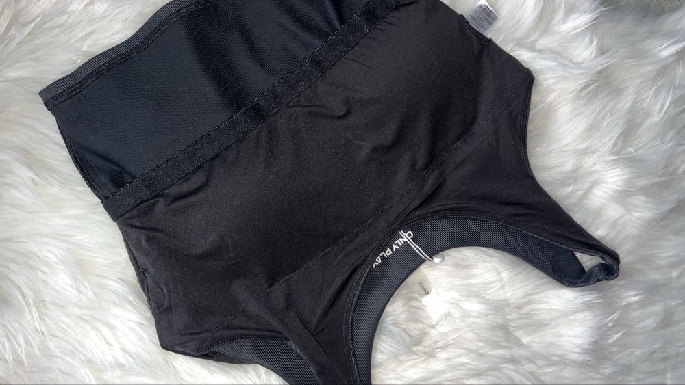 Colanti sala Under Armour S bustiera ONLY M