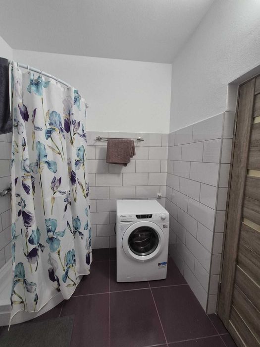 Proprietar, închiriez apartament 3 camere ultracentral cu loc parcare