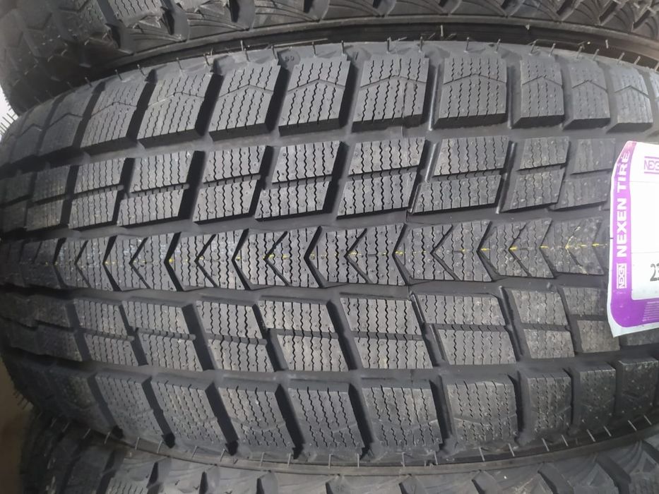 235/55R18 Nexen WG ice SUV