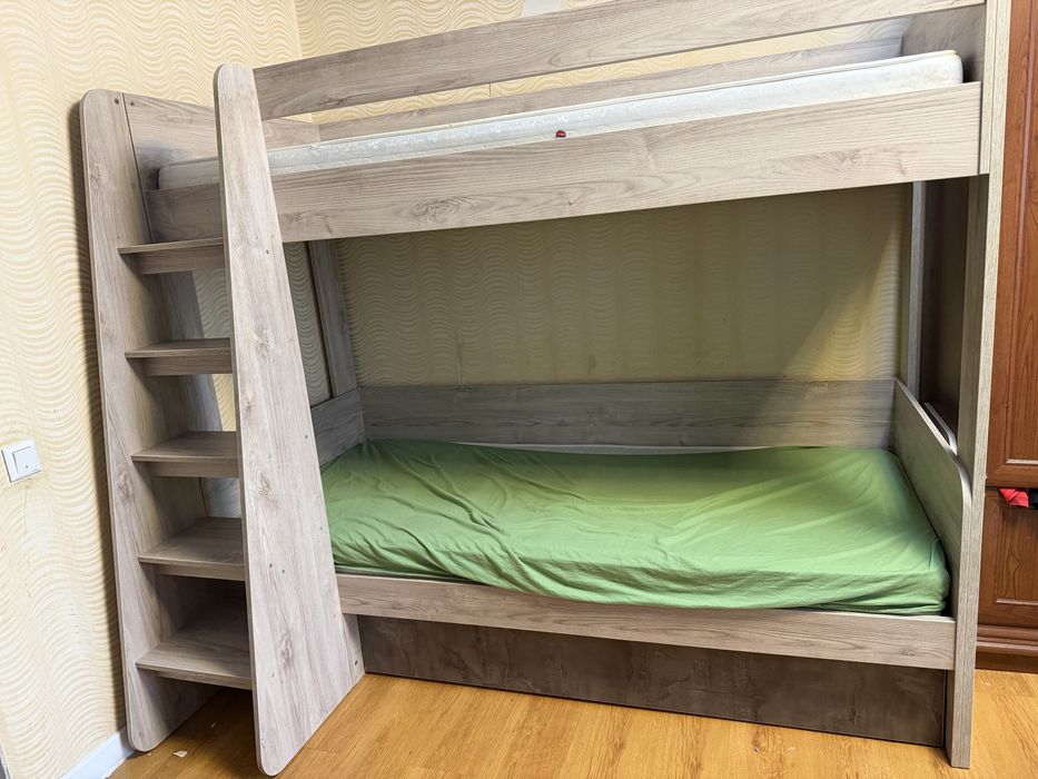 Продам двухярустный кровать