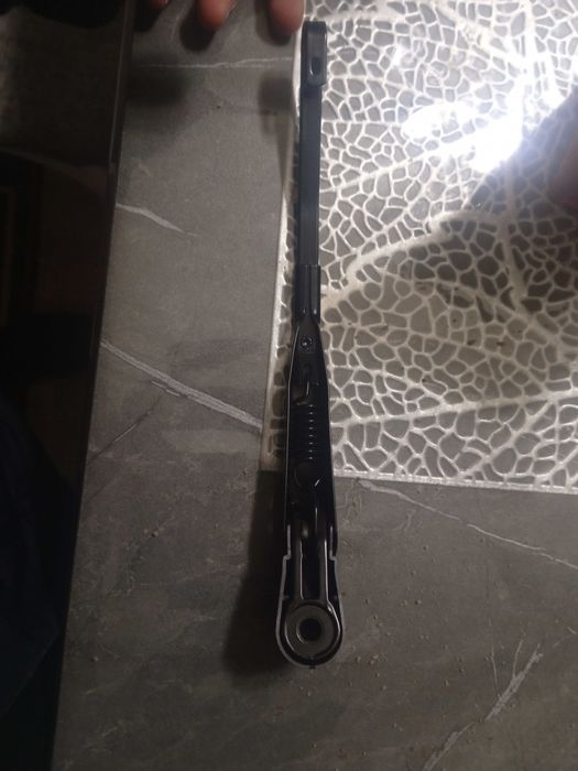 Задний держатель щетки стекло очистителя