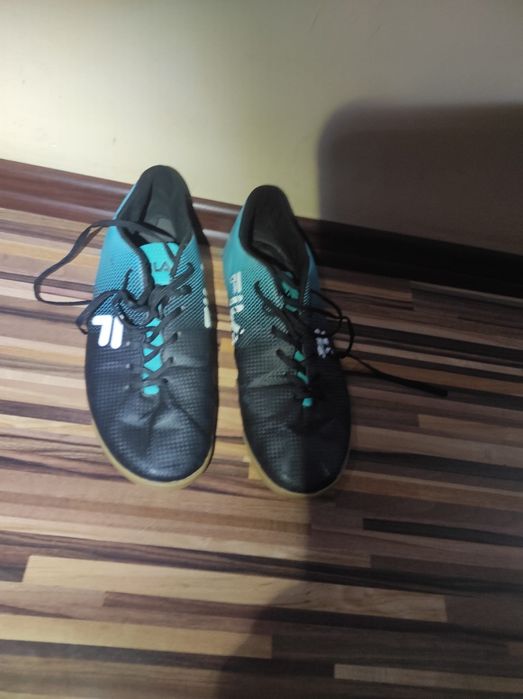 Ghete fotbal fila ,mărimea 41,5/42[27 cm]