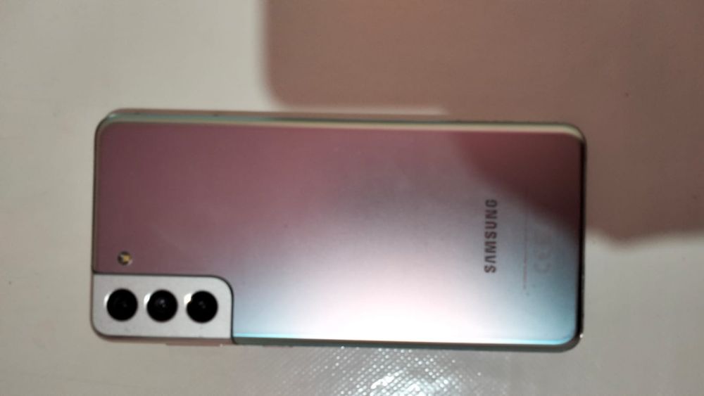Продам Samsung S21