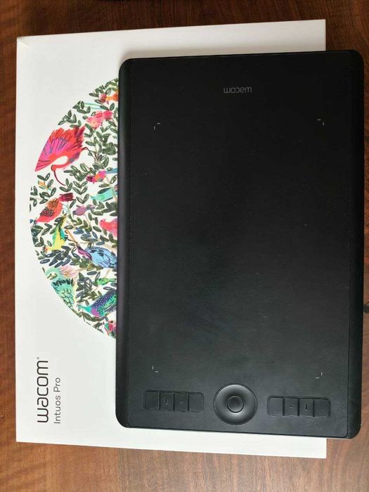 Графичен таблет wacom intuos pro M PTH-660