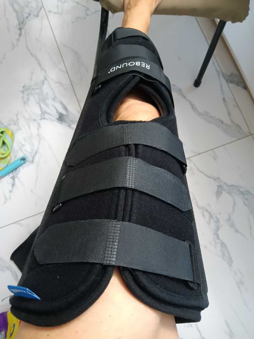 шина за обездвижване на коляно