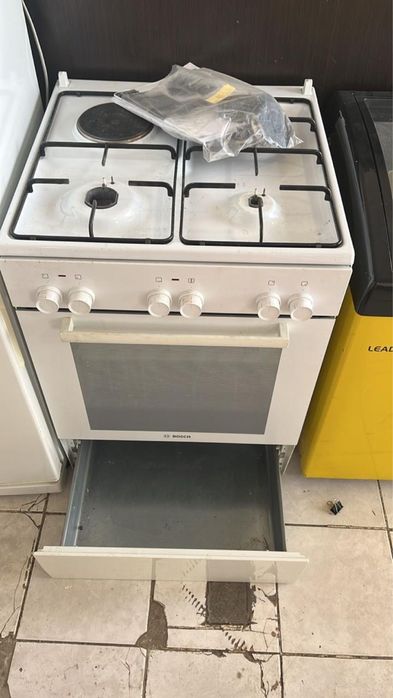 Продам газовую плиту BOSCH