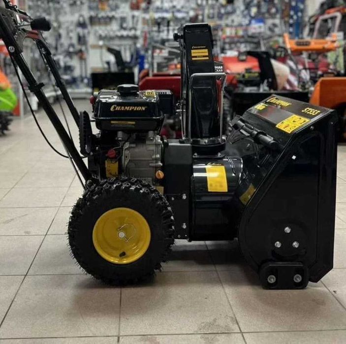 Снегоуборщик Champion ST553