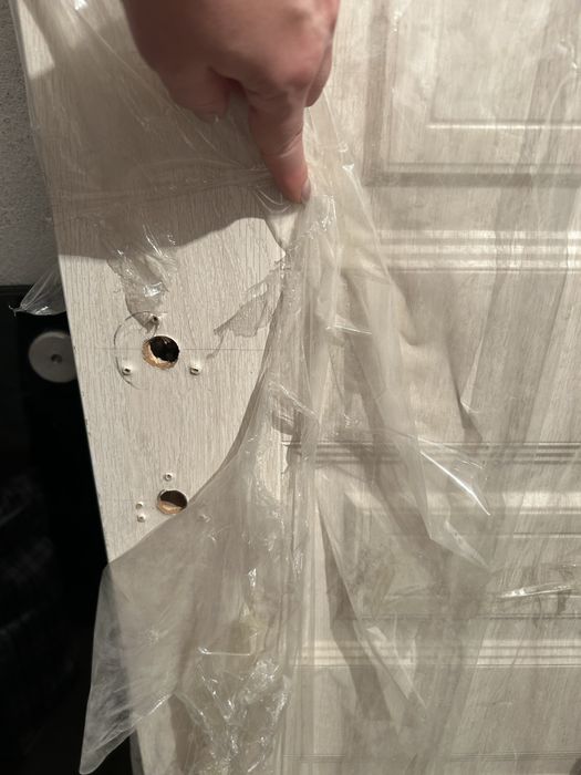 Двери межкомнатные 3 штуки