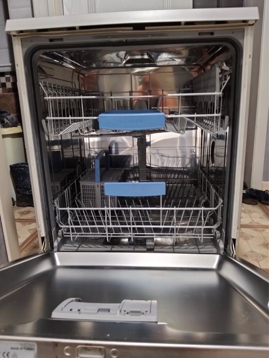 Продам посудомоечную машинку