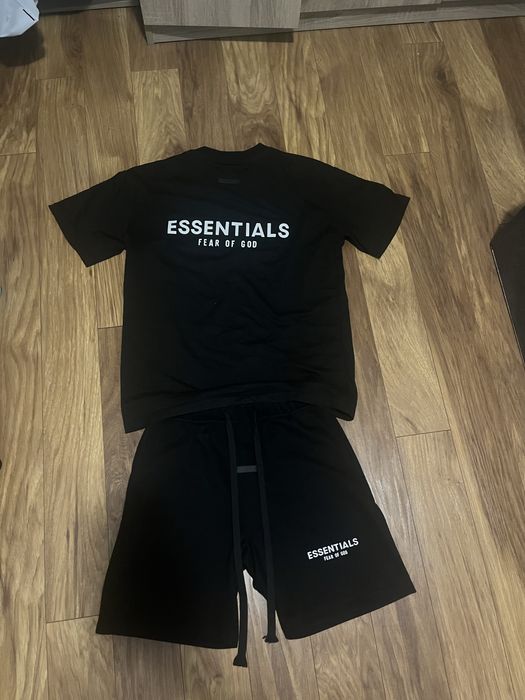 Essentials екип s25