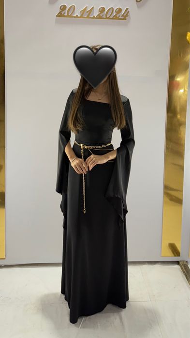 Продаётся чёрное платье
