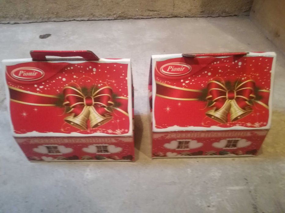 Продавам Коледна и новогодишна украса-Коледна  къщичка