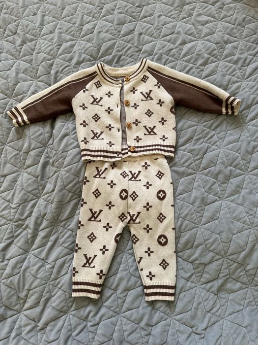 Детские комбинезоны