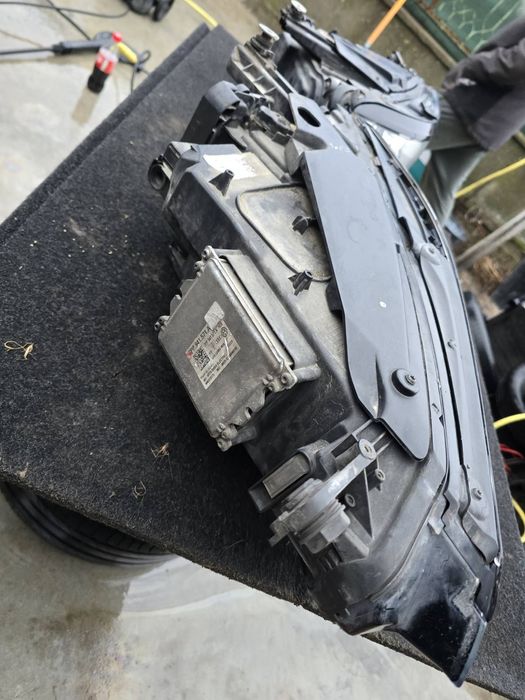 Фарове пасат B8 ксенон лед