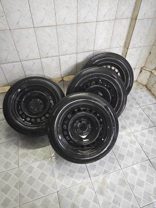Продается летние шины с дисками
