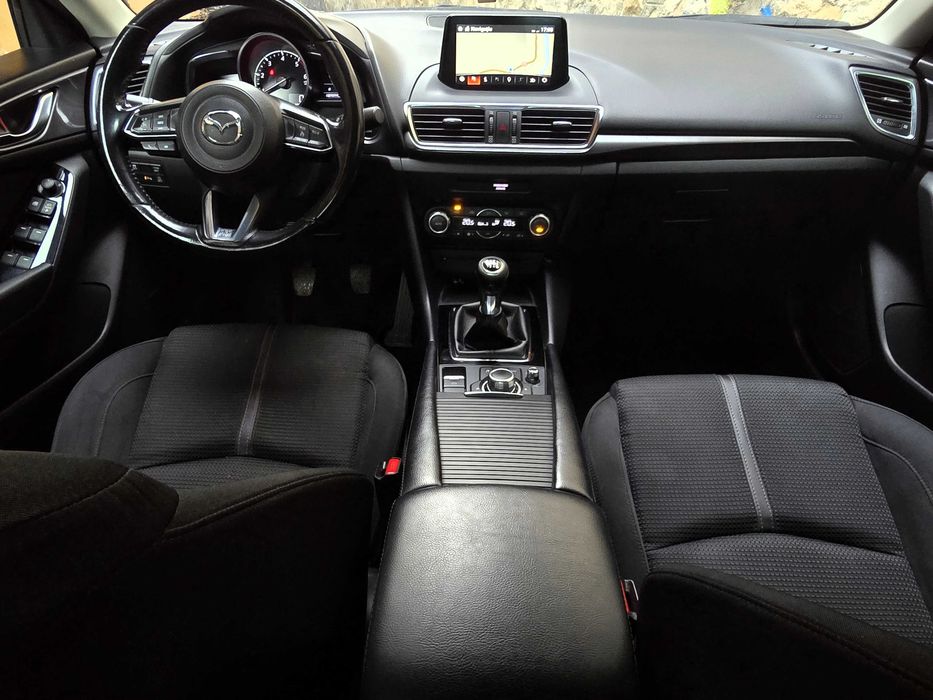 Vând Mazda 3 Sedan (Model Facelift), an fabricație 2017