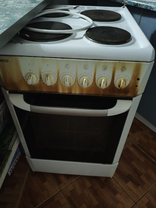 Продаю БУ плиту, духовка отлично работает