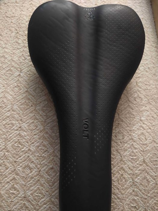 Лот вело седалки,педали за шосейни и триатлон.Selle italia,Specialized