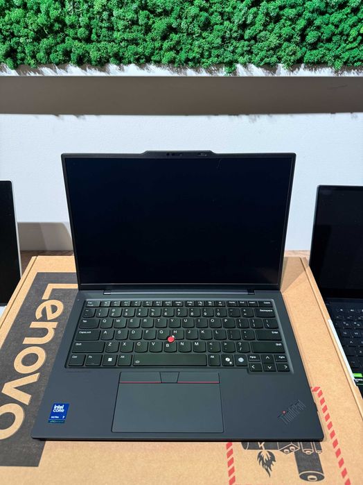 Lenovo ThinkPad X1 Carbon Gen 13 14" OLED 120Hz Ultra 7 32GB Ram 2TB