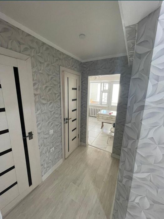 продам 4 комнатную квартиру