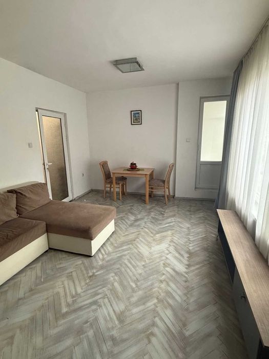 Дава се под наем Двустаен апартамент в София, Студентски град - 55 кв.м за 561 € - Снимка #1