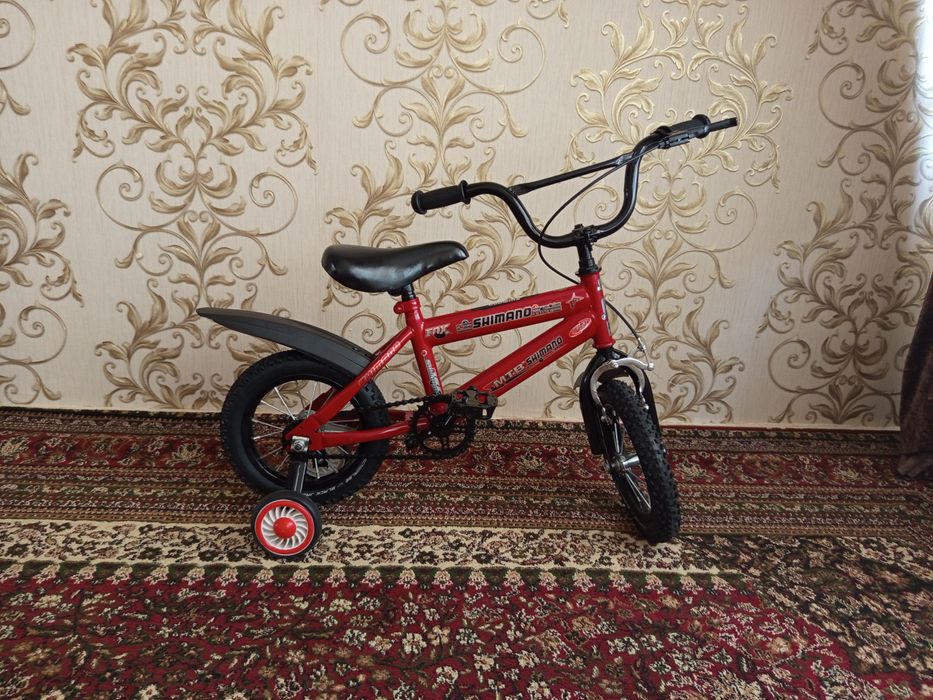 Продается Десткий велик  торг уместен!