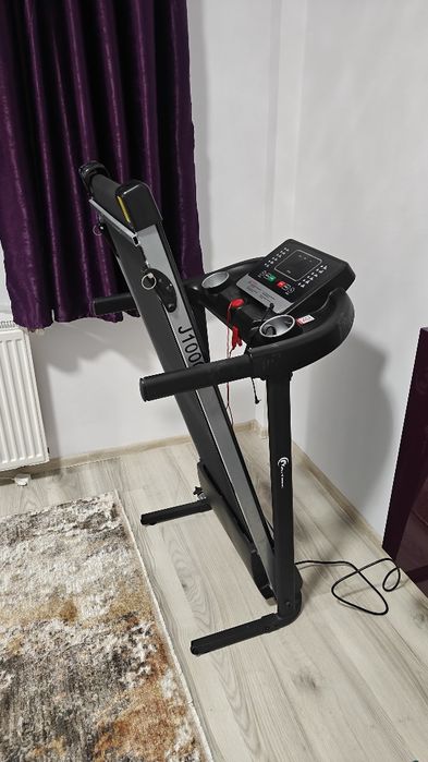 Bandă de alergare electrică FitTronic J1000 (2.0 CP, Bluetooth, MP3) – Stare impecabilă / Ca nouă (are țipla pe ea)