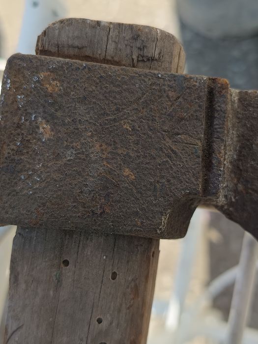 Стара брадва от 20ти-век