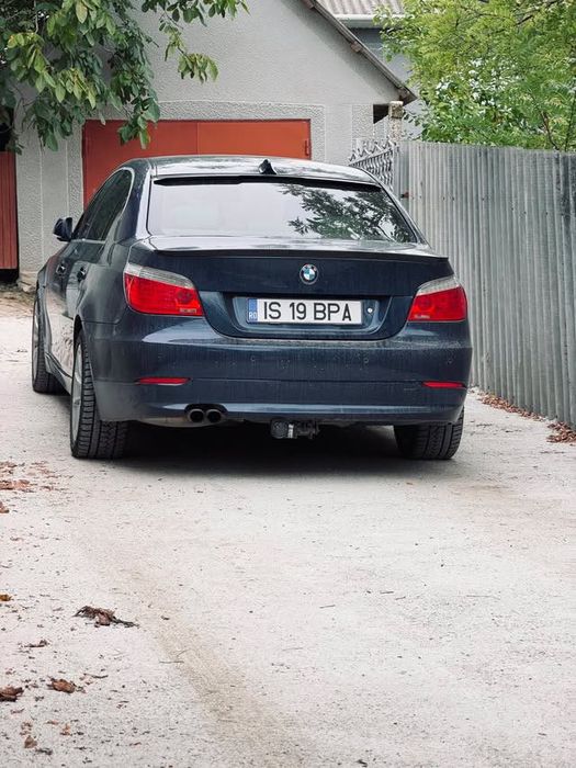 Vând BMW E60 523i an 2008 albastru