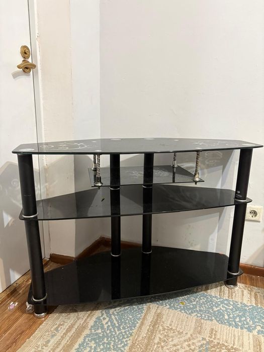 Компьютерный стол и Подставка для телевизора